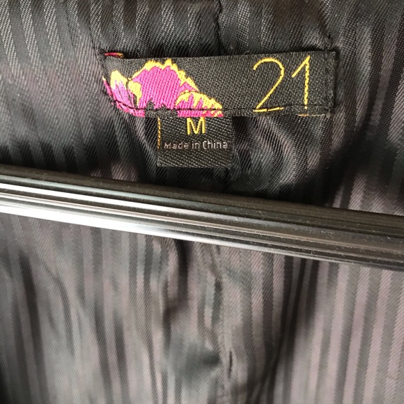 Pin stripe Vest - Picture 3 of 12